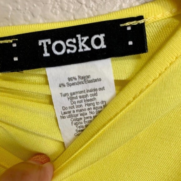 Toska yellow crop top long sleeve back cut out with metal ring top size M - Picture 6 of 6
